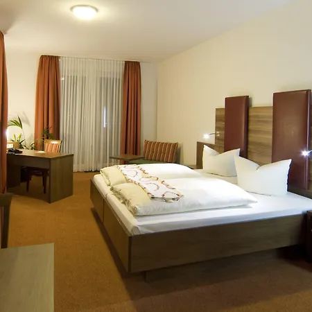 索奈克酒店 施韦比施哈尔